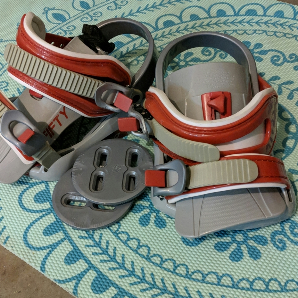 Small snowboard bundings